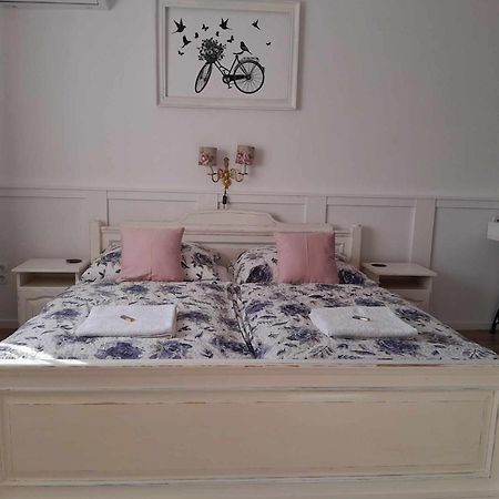Edina Vintage Vendeghaz Apartment Mosonmagyarovar Luaran gambar
