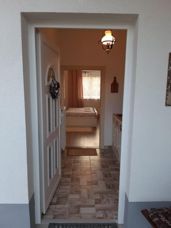 Edina Vintage Vendeghaz Apartment Mosonmagyarovar Luaran gambar