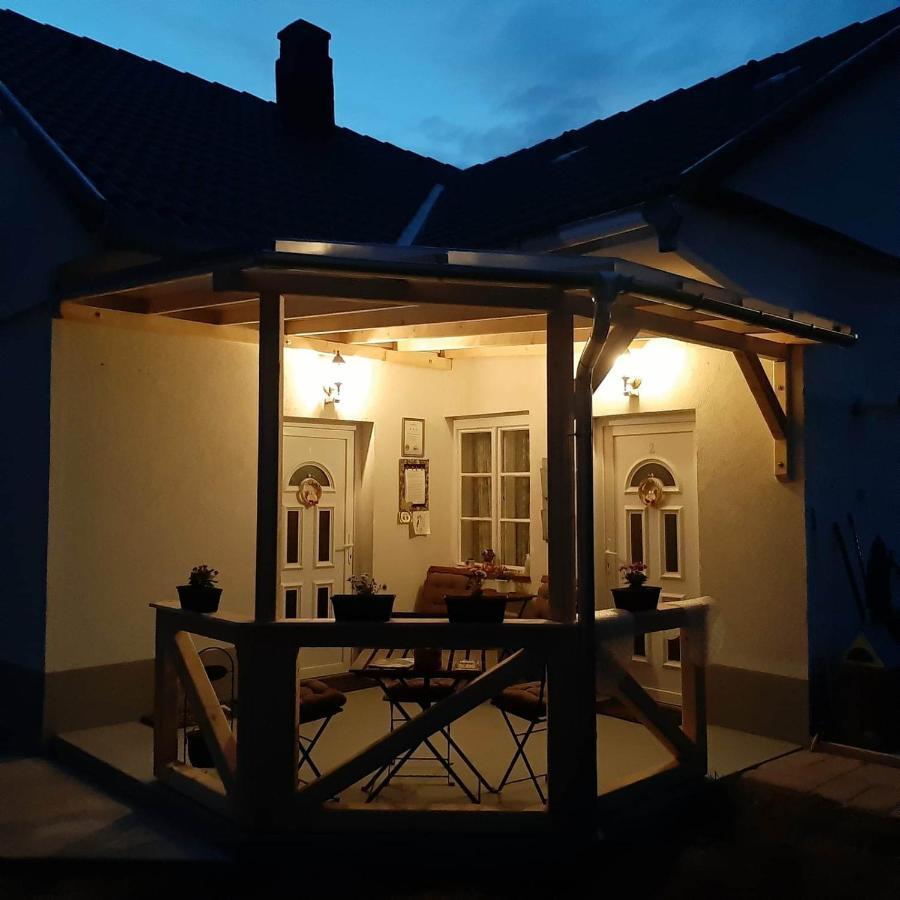 Edina Vintage Vendeghaz Apartment Mosonmagyarovar Luaran gambar